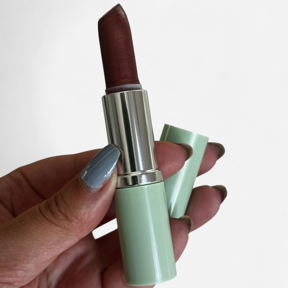 New Clinique Different lipstick in shade surprise - Picture 4 of 4